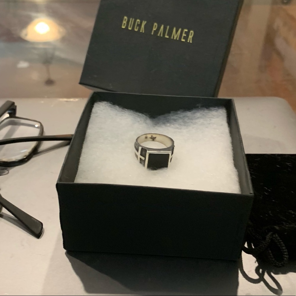 ONYX CROSS RING